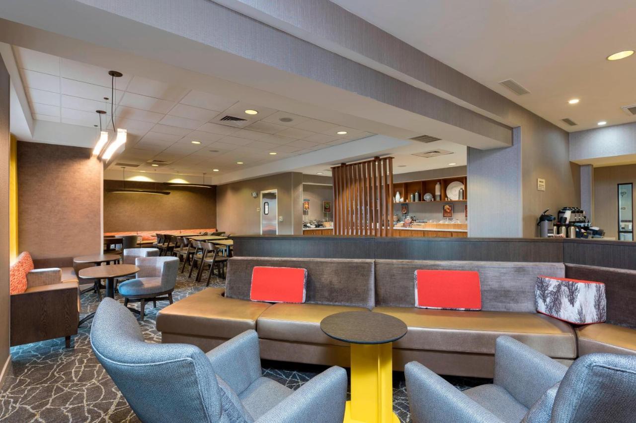 Springhill Suites Grand Rapids North Walker Exterior photo