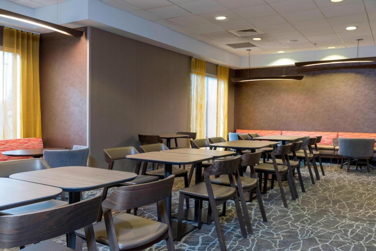 Springhill Suites Grand Rapids North Walker Exterior photo