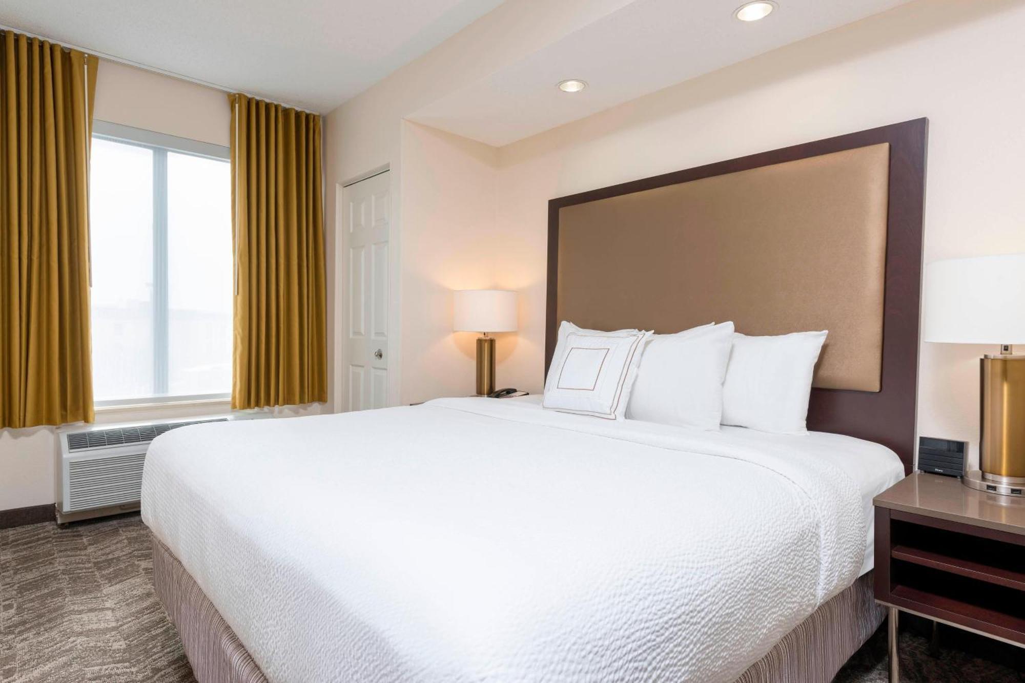 Springhill Suites Grand Rapids North Walker Exterior photo