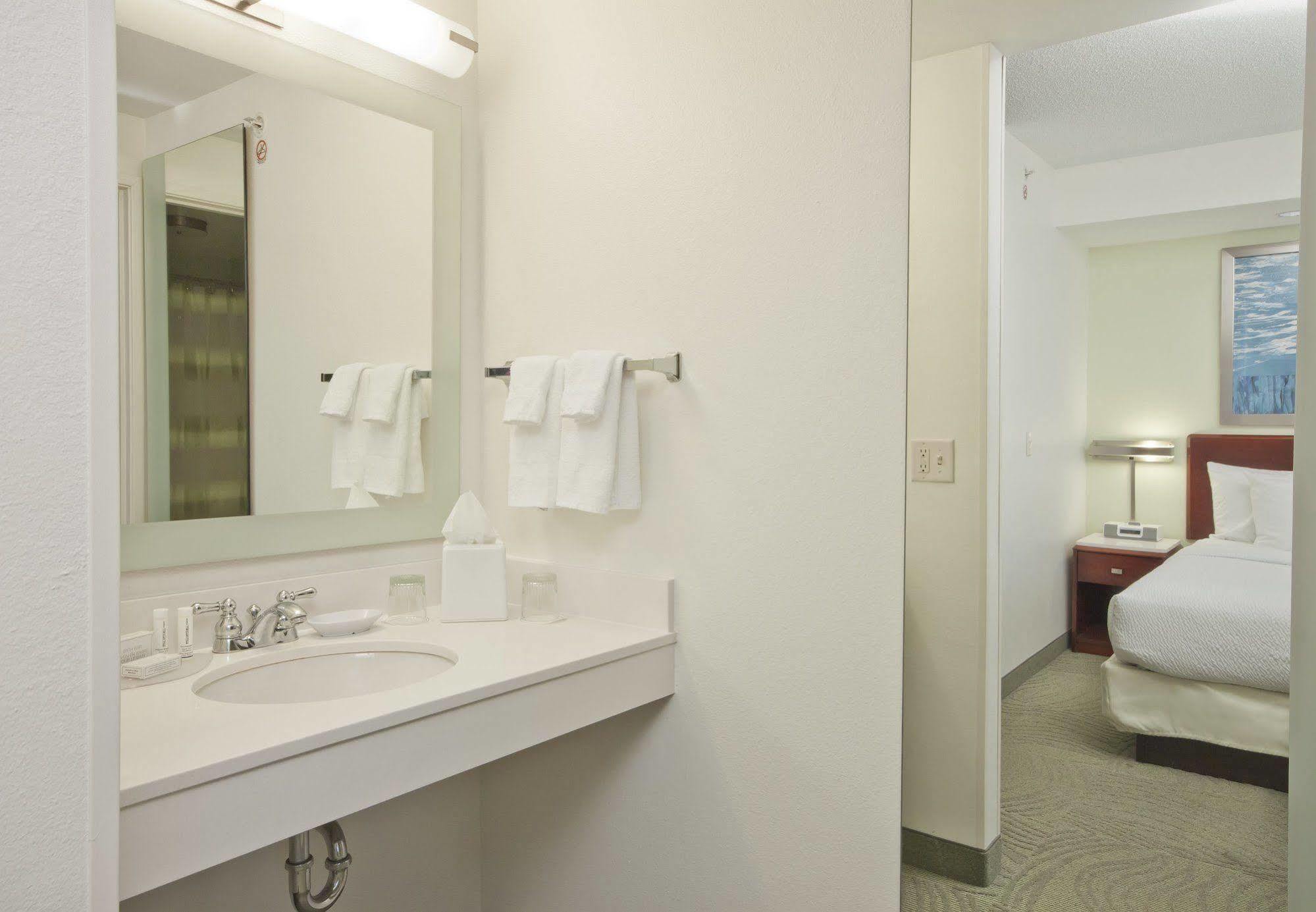 Springhill Suites Grand Rapids North Walker Exterior photo